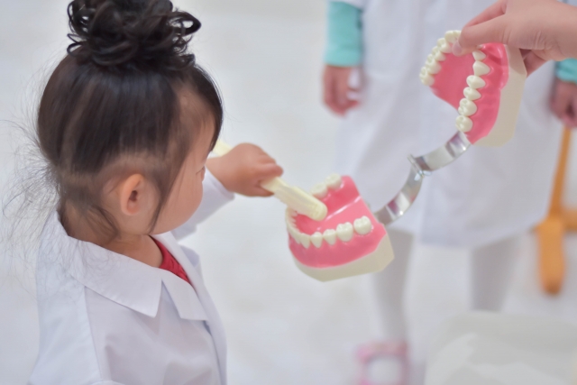 子どもにフッ素塗布を始める最適なタイミングとは？