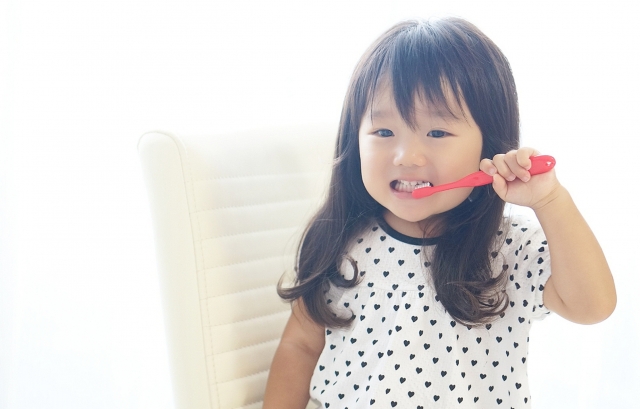 フッ素塗布と定期検診で守る子どもの歯の健康管理