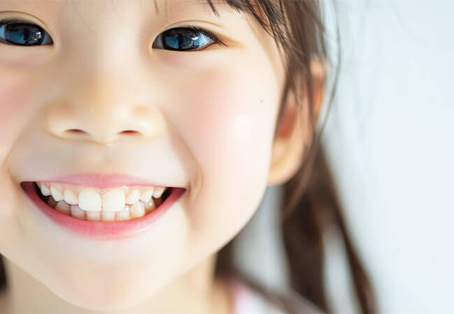 むし歯がなくても歯医者へ！お子さまの成長を見守る小児歯科