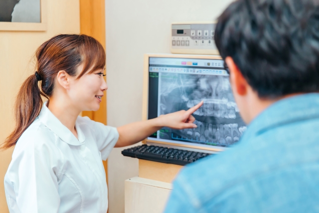 歯医者さんでレントゲンを撮るのはなぜ？見えないトラブルを早期発見！